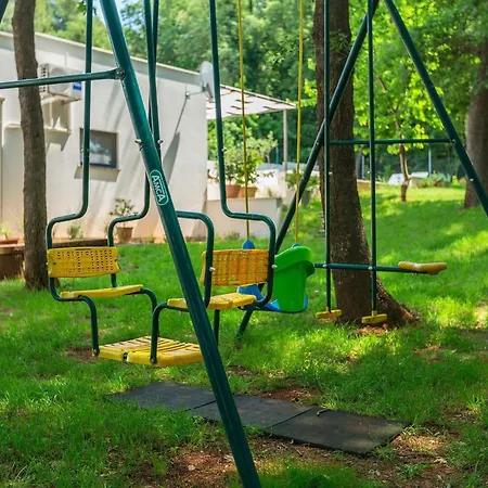 Del Sole 펜션 풀라